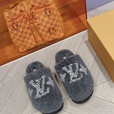 Louis Vuitton Slippers